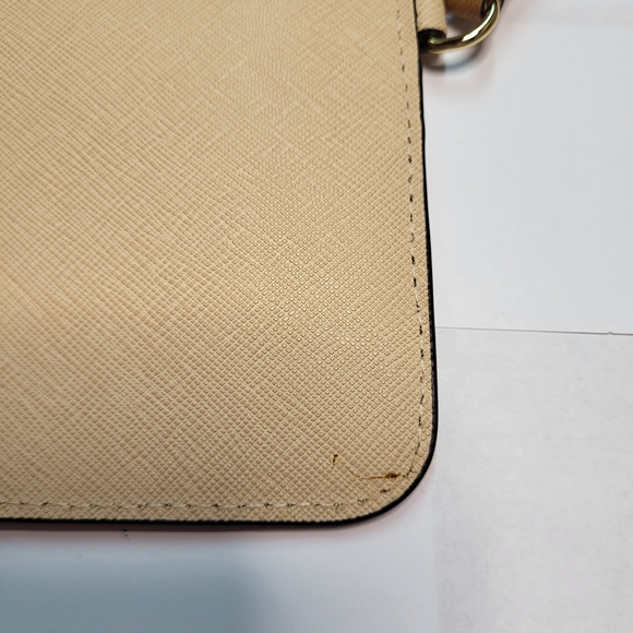 Michael Kors Saffiano Leather Small Beige Coin Wristlet - Picture 3 of 6